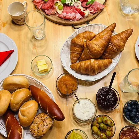 Frasswirt Konukevi Frass