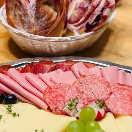 Frasswirt Konukevi Frass