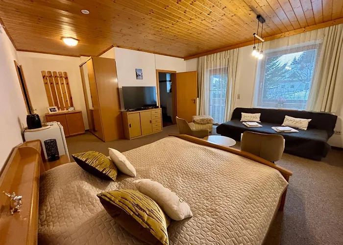 Frasswirt Pensión *